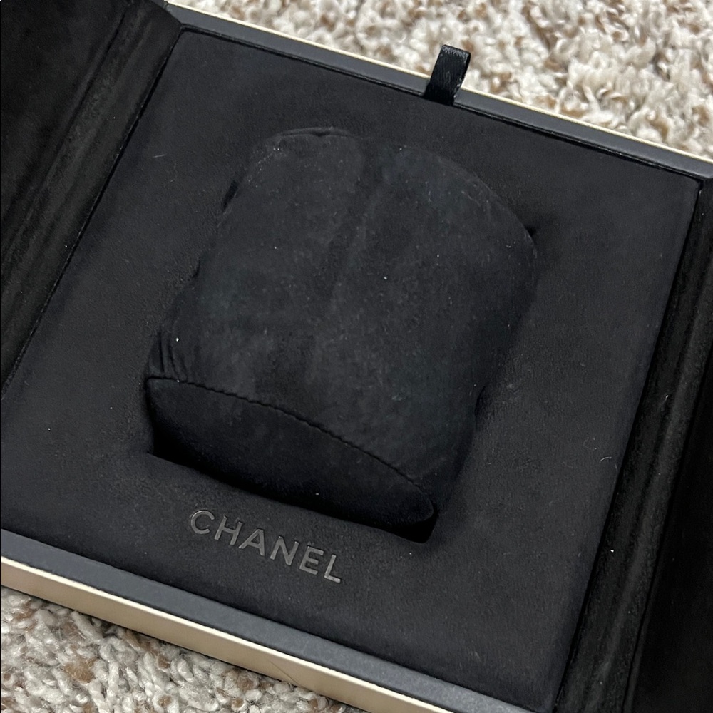 CHANEL case - Picture 3 of 8